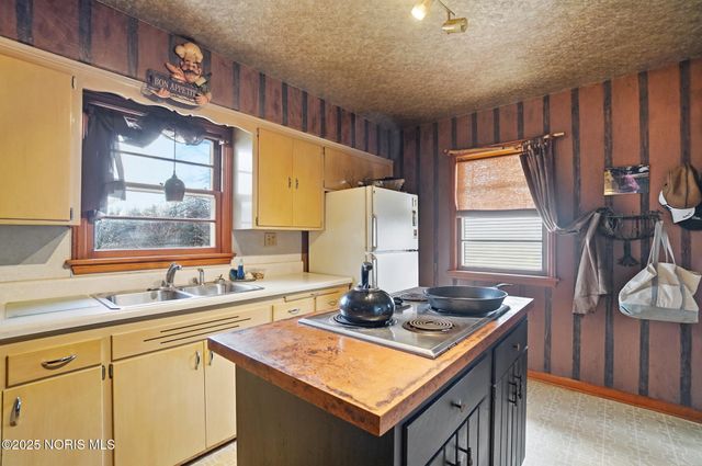 28536 Mccarty Drive, Perrysburg, OH 43551