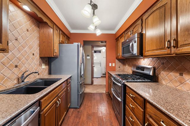 8220 Harrison Avenue 408, Munster, IN 46321