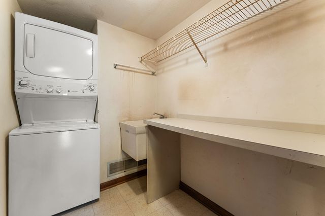 8220 Harrison Avenue 408, Munster, IN 46321