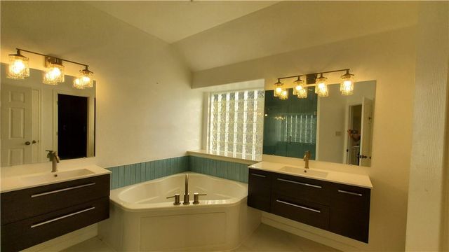 9421 Lisi Anne DR, Austin, TX 78717