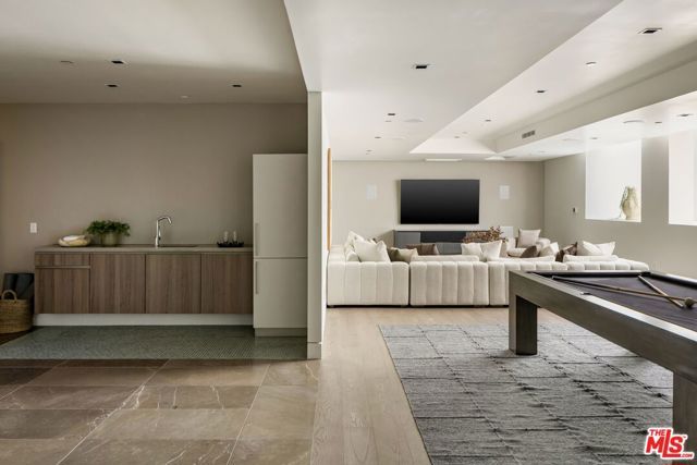 13120 Nimrod Place, Los Angeles, CA 90049