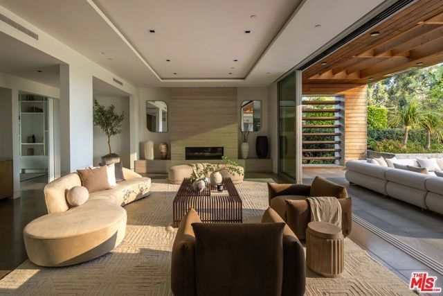 13120 Nimrod Place, Los Angeles, CA 90049