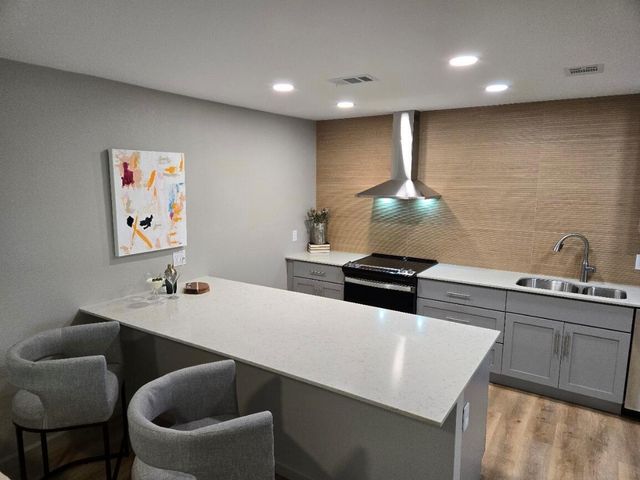 2600 Penny LN 207, Austin, TX 78757