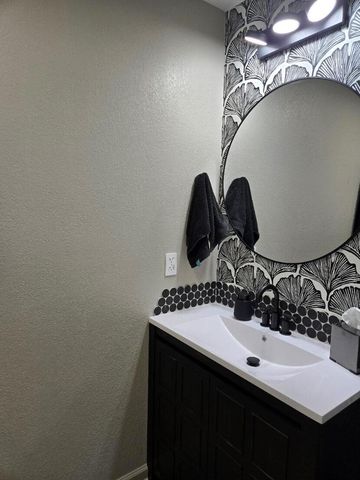 2600 Penny LN 207, Austin, TX 78757