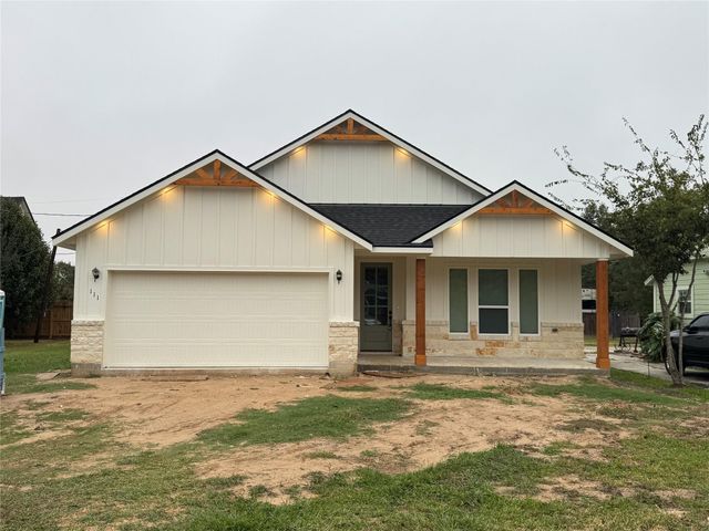 111 S Carroll Street, La Porte, TX 77571