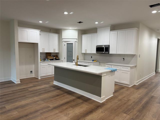 111 S Carroll Street, La Porte, TX 77571