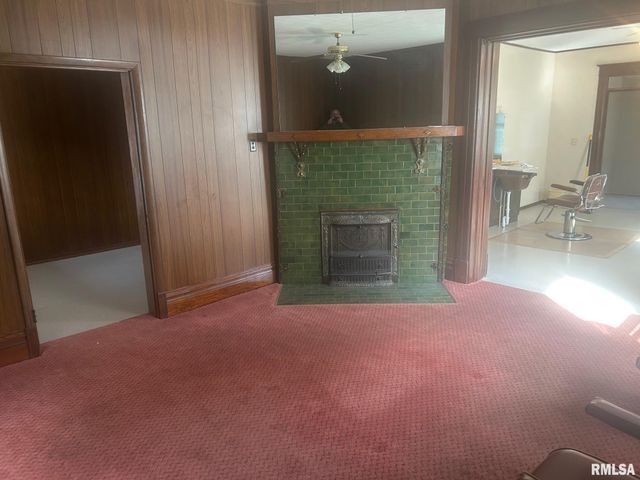 332 N CLAY Street, Taylorville, IL 62568