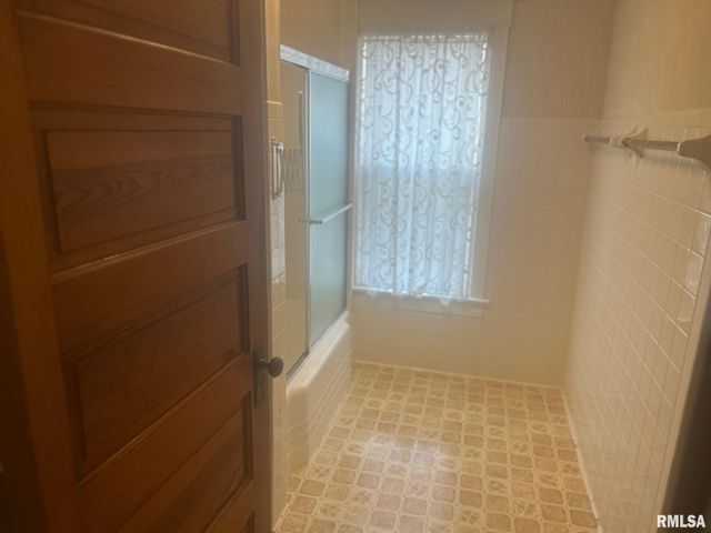 332 N CLAY Street, Taylorville, IL 62568