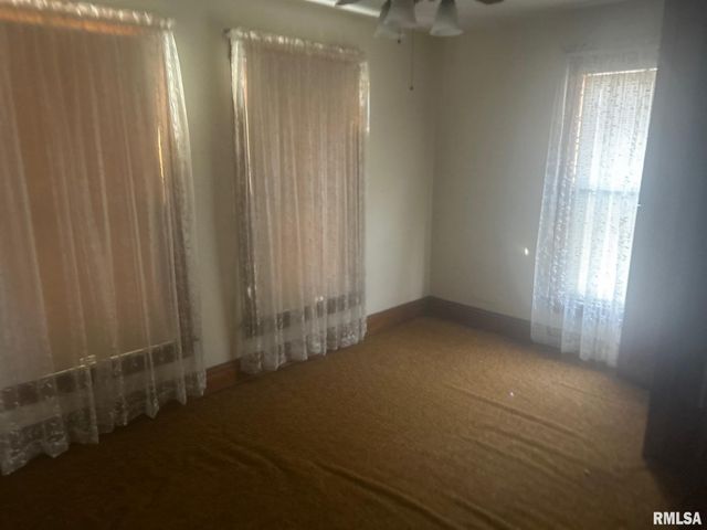 332 N CLAY Street, Taylorville, IL 62568