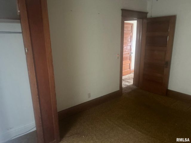 332 N CLAY Street, Taylorville, IL 62568