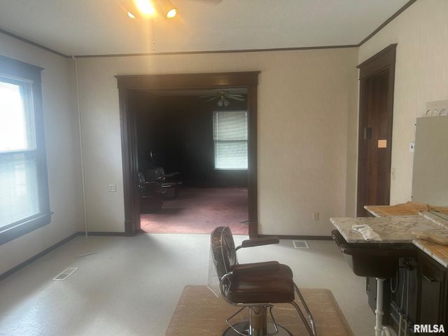 332 N CLAY Street, Taylorville, IL 62568