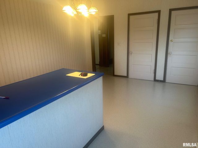 332 N CLAY Street, Taylorville, IL 62568