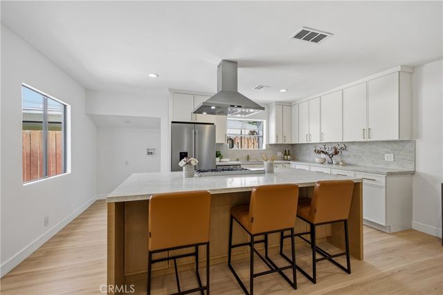 6845 Aura Avenue, Reseda, CA 91335