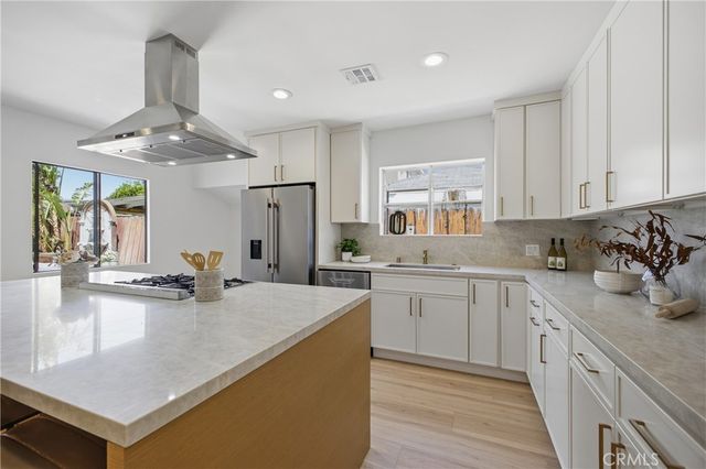 6845 Aura Avenue, Reseda, CA 91335