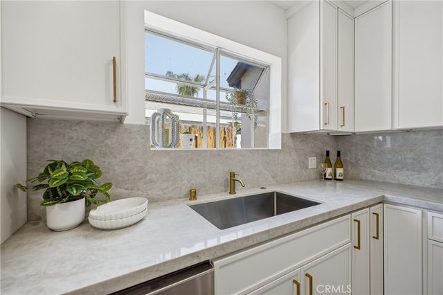6845 Aura Avenue, Reseda, CA 91335