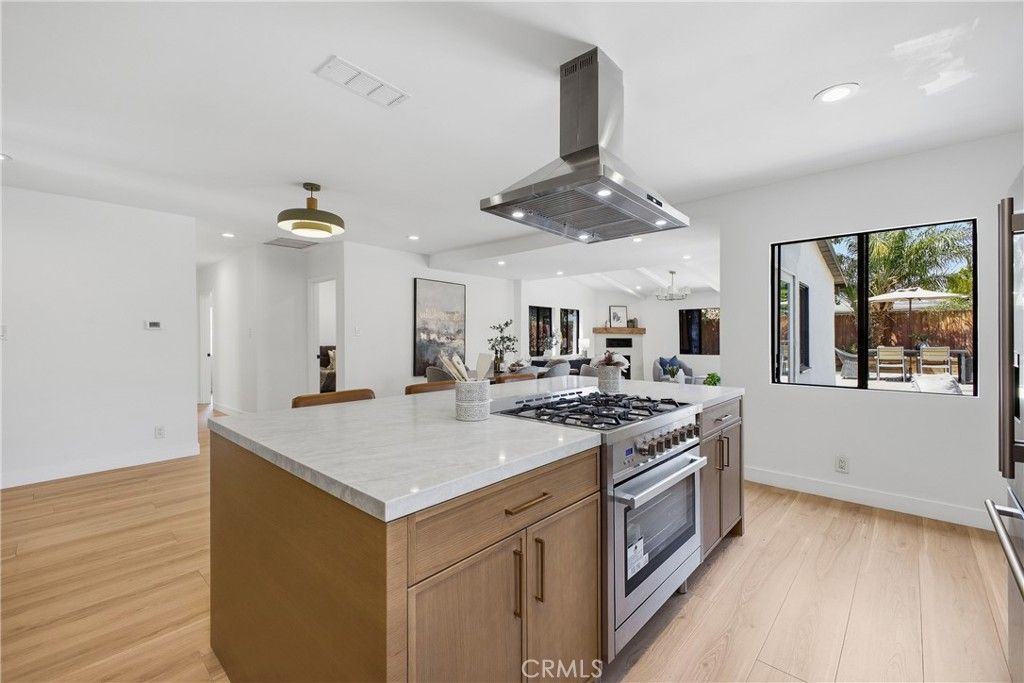 6845 Aura Avenue, Reseda, CA 91335