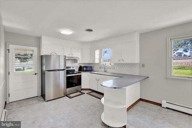 2796 JOHNSON DR, Chambersburg, PA 17201