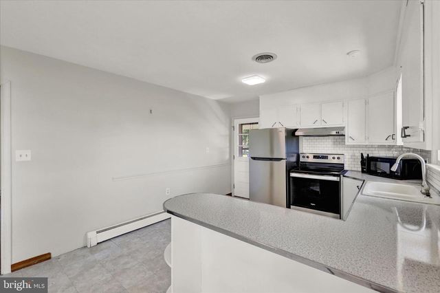 2796 JOHNSON DR, Chambersburg, PA 17201