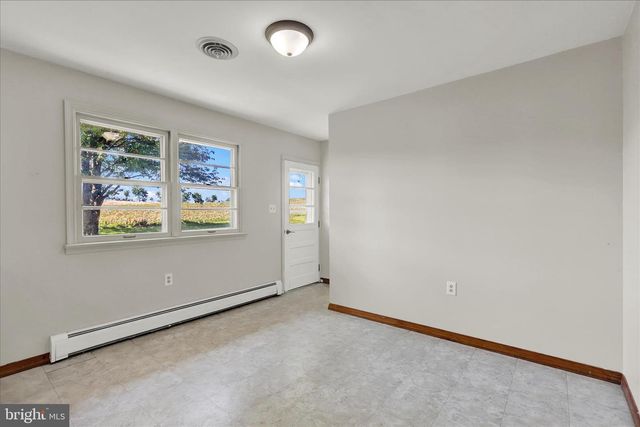 2796 JOHNSON DR, Chambersburg, PA 17201