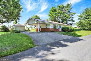 2796 JOHNSON DR, Chambersburg, PA 17201