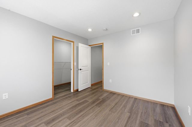 71 B Street, Saint Paul, MN 55106