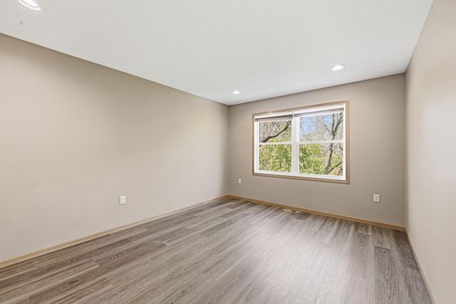 71 B Street, Saint Paul, MN 55106