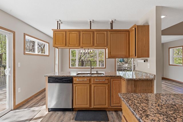 71 B Street, Saint Paul, MN 55106
