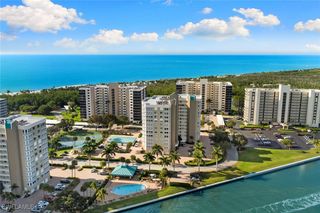 21 Bluebill AVE 904B, Naples, FL 34108