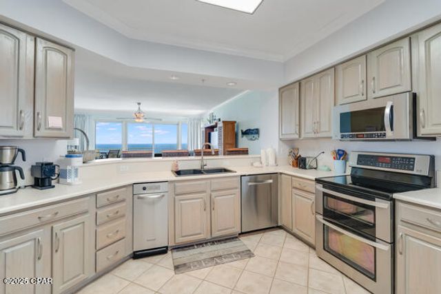 8601 Surf Drive 11W, Panama City, FL 32408