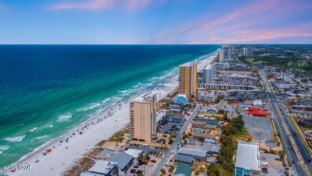 8601 Surf Drive 11W, Panama City, FL 32408