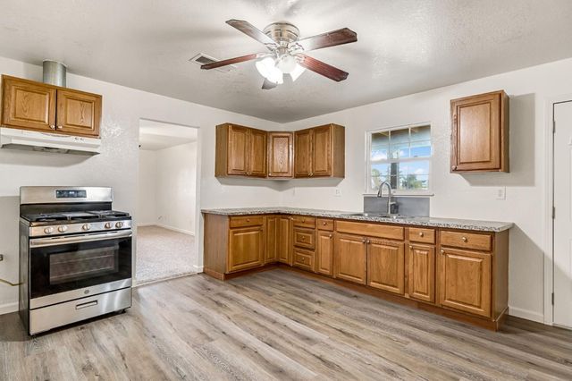 430 S 6th Street, Fowler, CA 93625