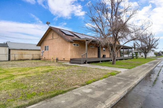 430 S 6th Street, Fowler, CA 93625