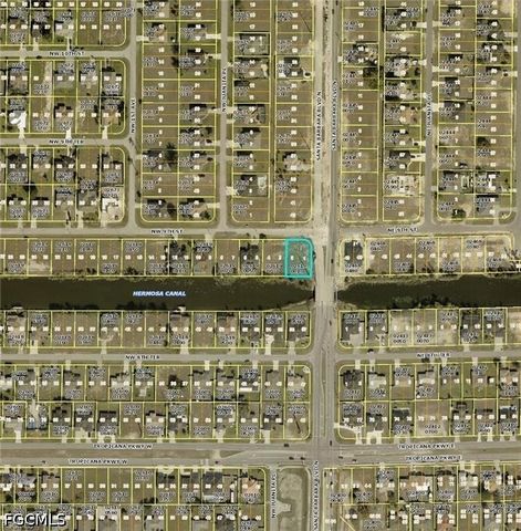 2 NW 9th ST, Cape Coral, FL 33993