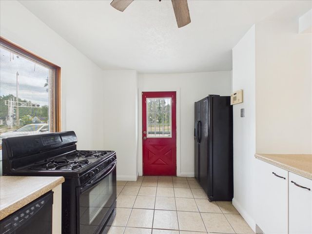 2335 Burton Street, Rockford, IL 61103