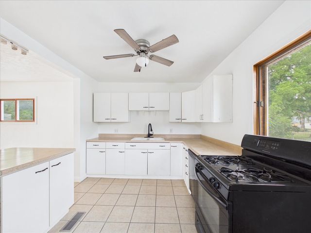 2335 Burton Street, Rockford, IL 61103