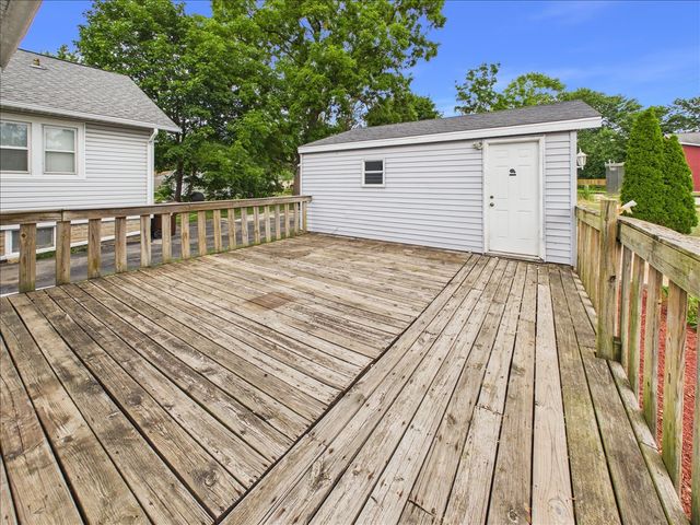 2335 Burton Street, Rockford, IL 61103