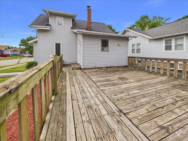 2335 Burton Street, Rockford, IL 61103