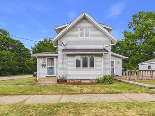 2335 Burton Street, Rockford, IL 61103