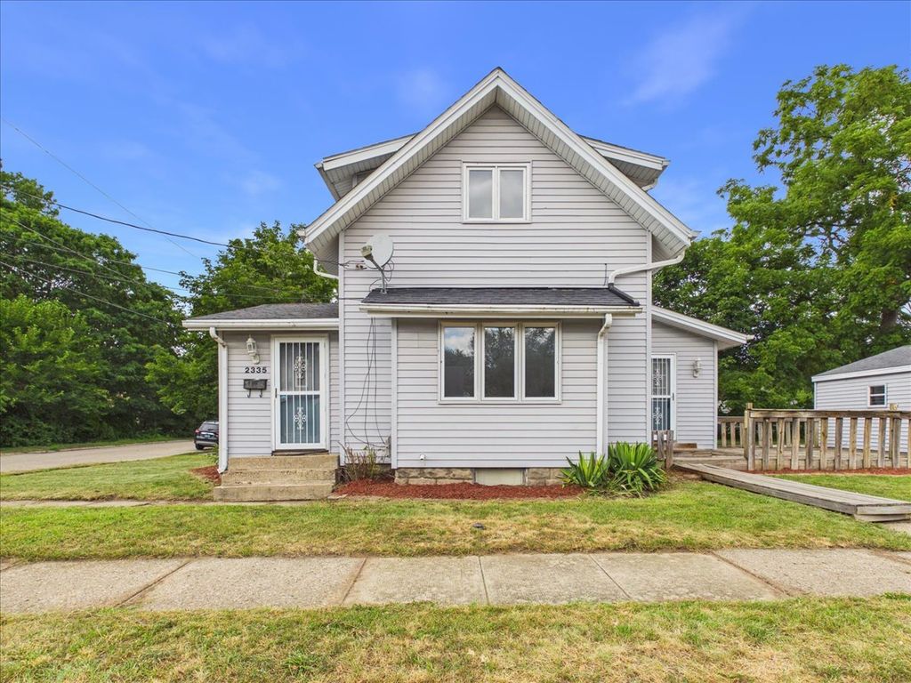 2335 Burton Street, Rockford, IL 61103