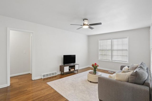 980 Brookdale Drive, East Point, GA 30344