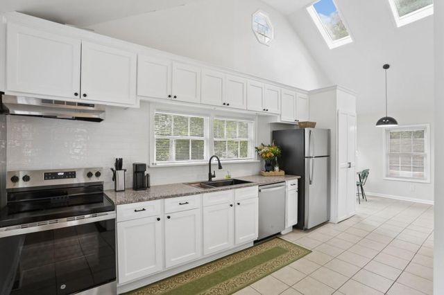 980 Brookdale Drive, East Point, GA 30344