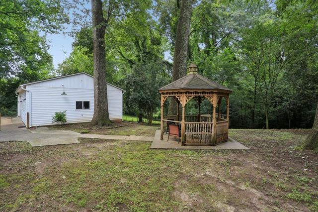 980 Brookdale Drive, East Point, GA 30344