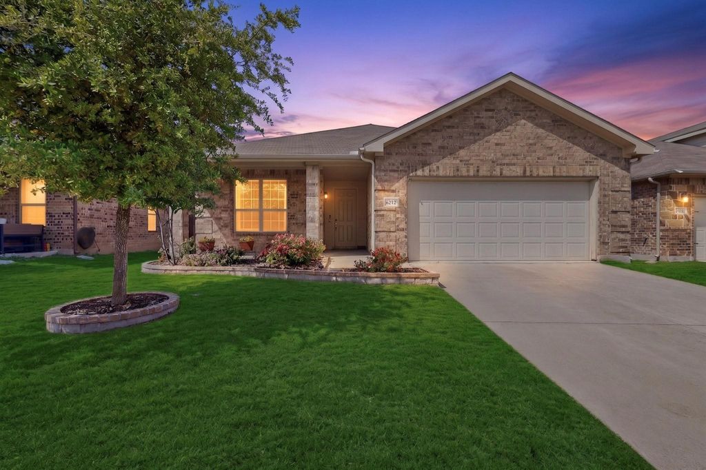 6212 Topsail Drive, Fort Worth, TX 76179