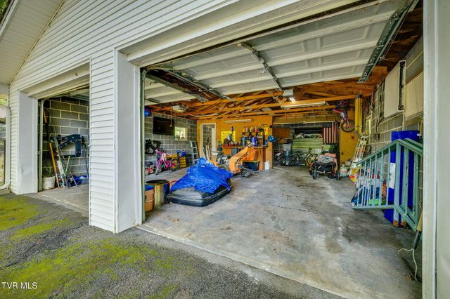 4302 Stagecoach Road, Kingsport, TN 37664