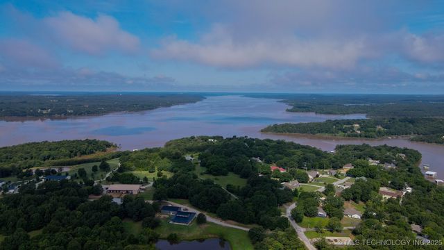 107 Maple Circle, Sand Springs, OK 74063