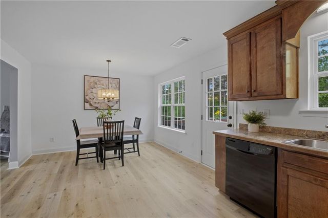 5458 Latham Manor Drive, Gainesville, GA 30506