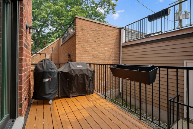 2333 N Southport Avenue 1, Chicago, IL 60614