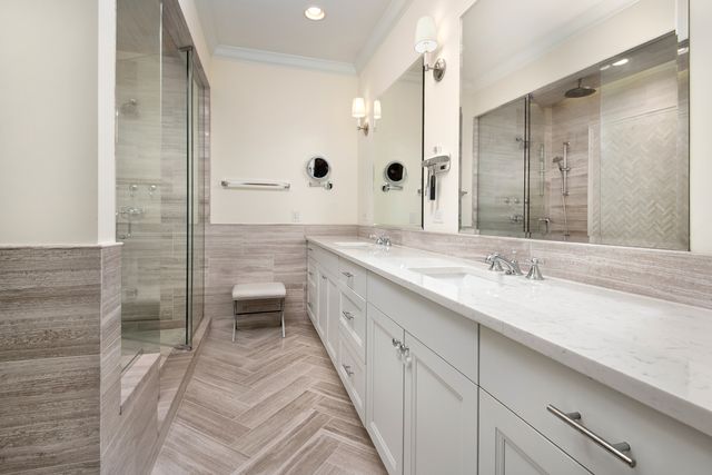 2333 N Southport Avenue 1, Chicago, IL 60614