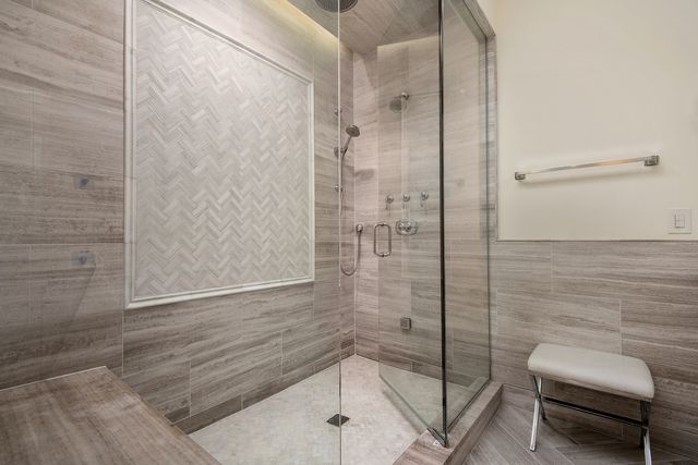 2333 N Southport Avenue 1, Chicago, IL 60614