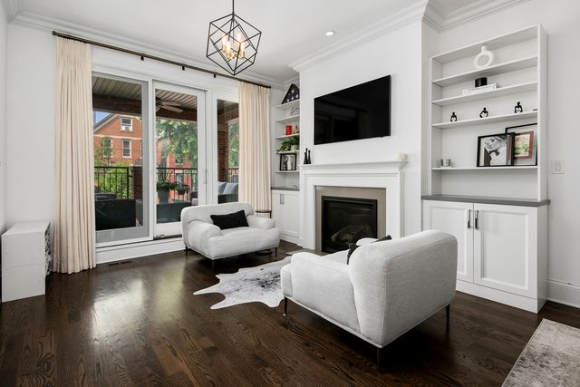 2333 N Southport Avenue 1, Chicago, IL 60614